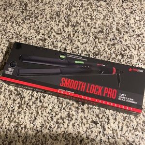 Smooth lock pro ceramic flat iron by sexyhair